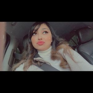 Meet your Posher, Debbie